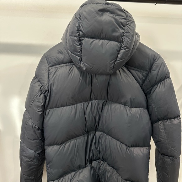 Under armour down puffer jacket. - Picture 5 of 8